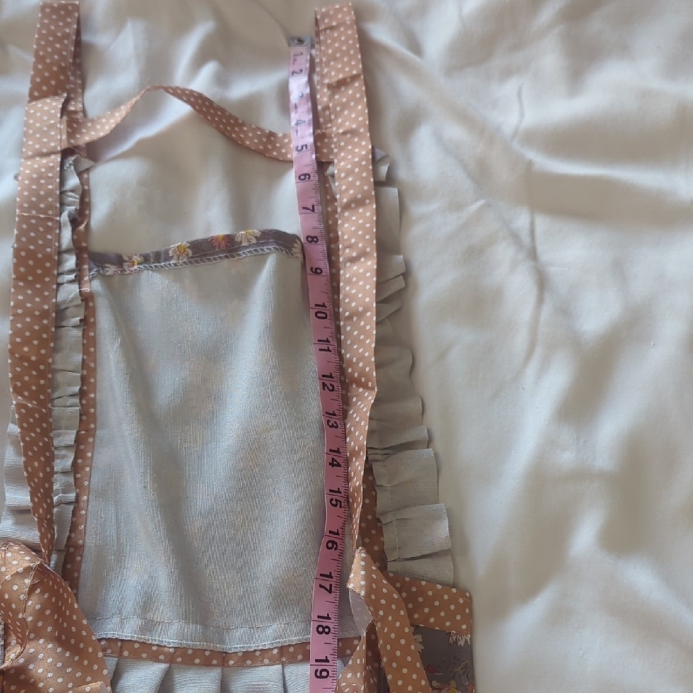 Vintage-inspired floral apron - Picture 10 of 11